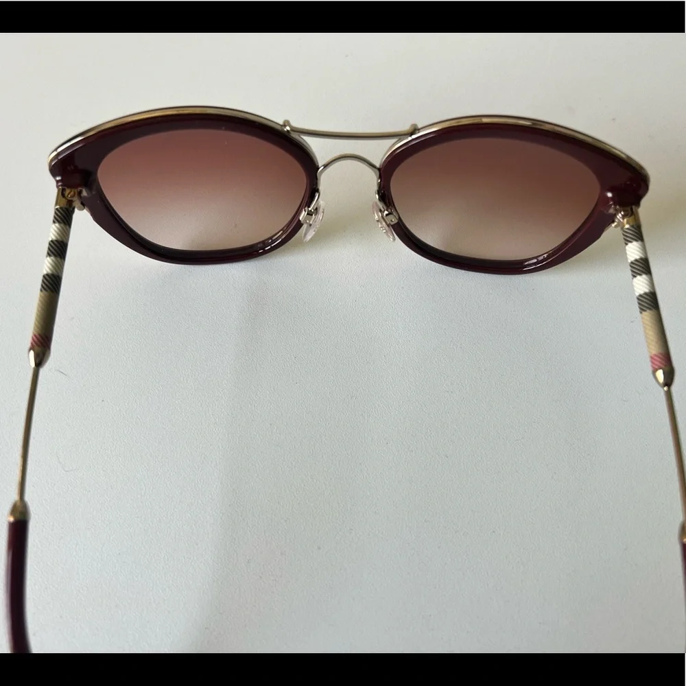 Burberry Check Detail Round Frame Sunglasses - Picture 5 of 14